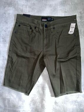 Tilly's Men's Skinny Olive Green Flat Front Shorts